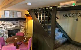 The Fountain Inn & Riverside Restaurant